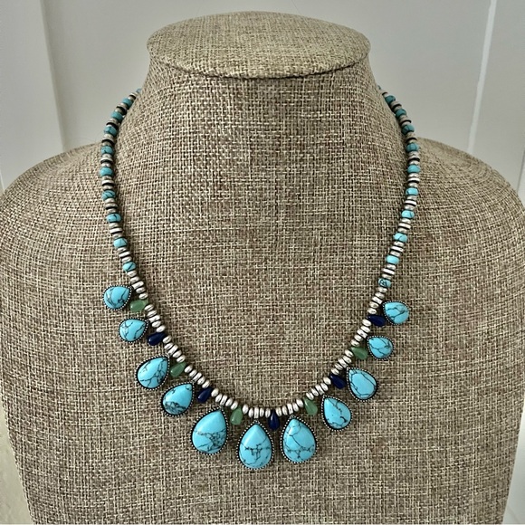 CHAPS Faux Turquoise Southwestern Necklace 16 Inch with Extender - Picture 6 of 9